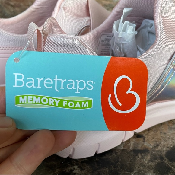 NEW Baretraps Girls' Sloane Athletic Sneakers - Picture 15 of 16